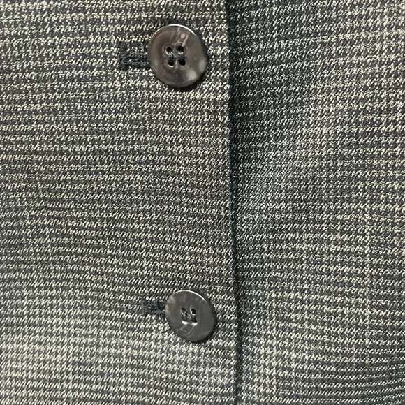 Ann Taylor Black and Brown Sleeveless Tank Top. Size 8 - Picture 4 of 6